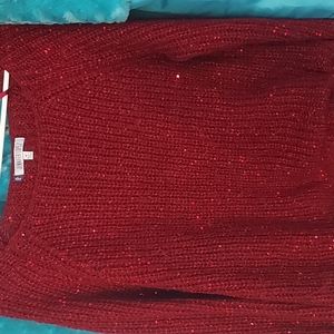 JENNIFER LOPEZ SIZE Medium  burgandy Sweater with scoop neckline.
